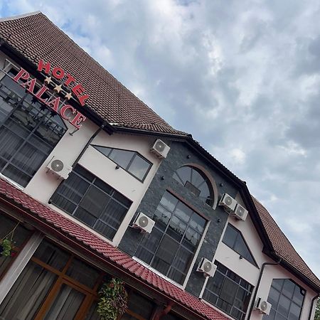 Hotel Palace Târgu Jiu Esterno foto