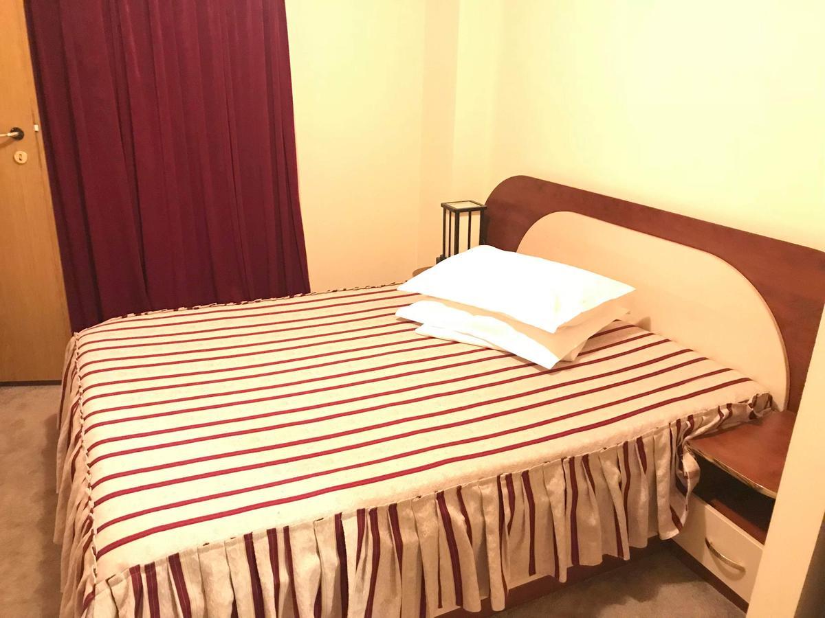 Hotel Palace Târgu Jiu Esterno foto
